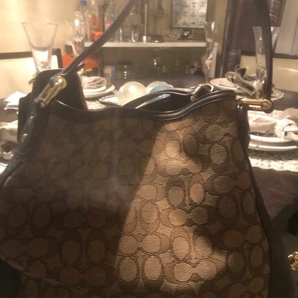 Coach - Picture 3 of 4